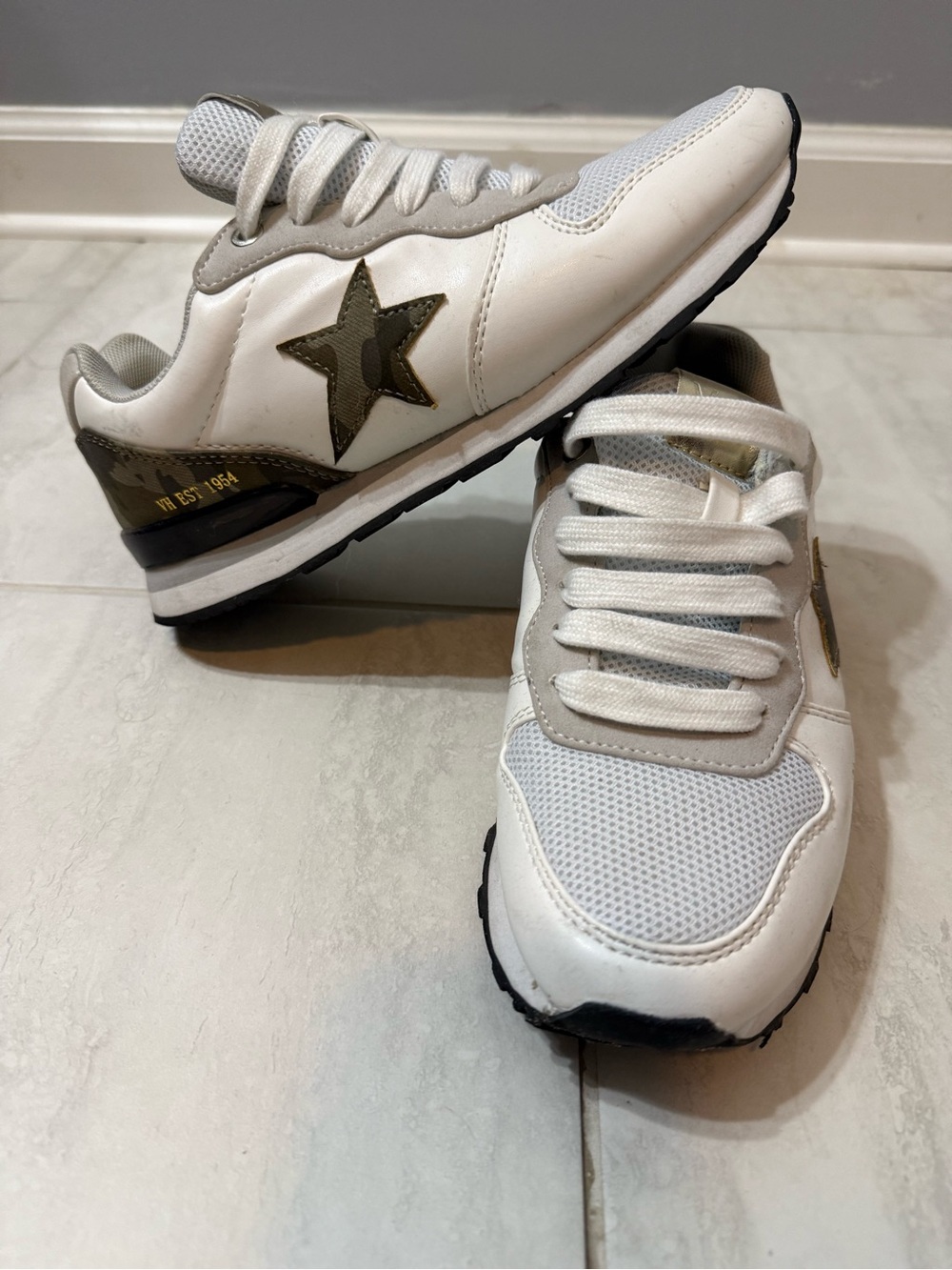 Vintage Havana Athletic Sneakers - Camo Star Accent